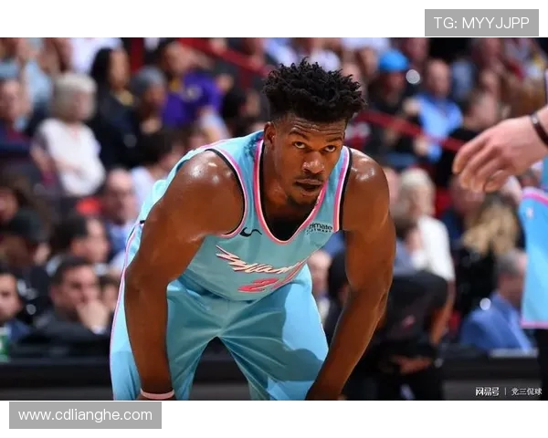 吉米巴特勒带领热火队重返巅峰展现领袖魅力与团队精神