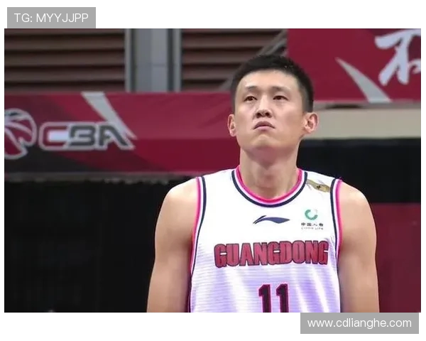 周鹏:从篮球场上的拼搏者到生活中的坚韧榜样